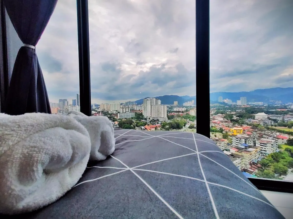 Luxury Sky Pool 8-Pax City Centre Beacon George Town